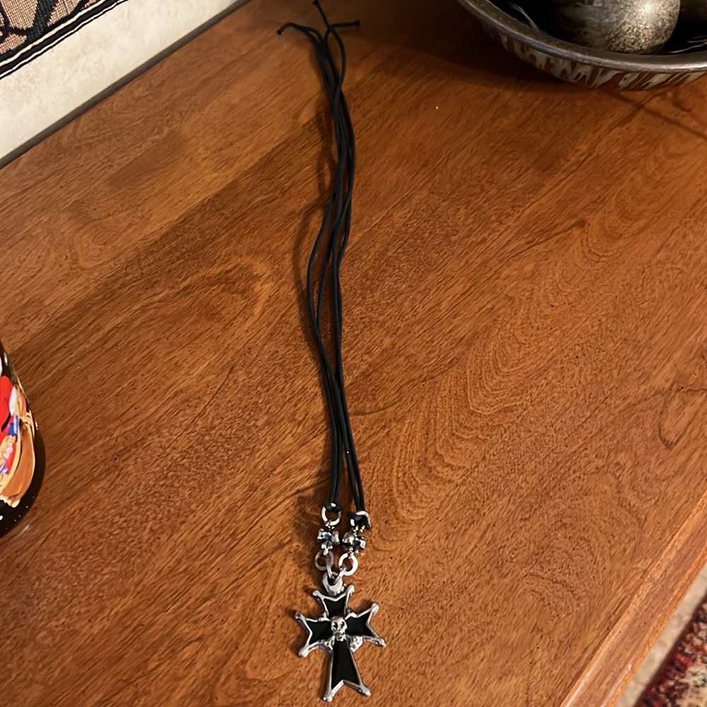 Necklace - Picture 2 of 2